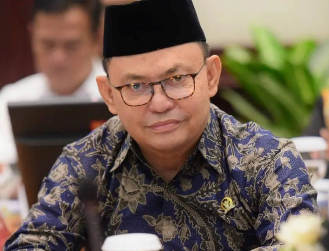 ujang iskandar
