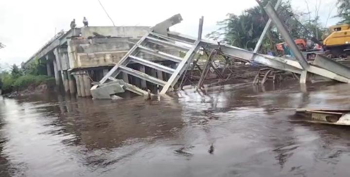 jembatan terusan raya